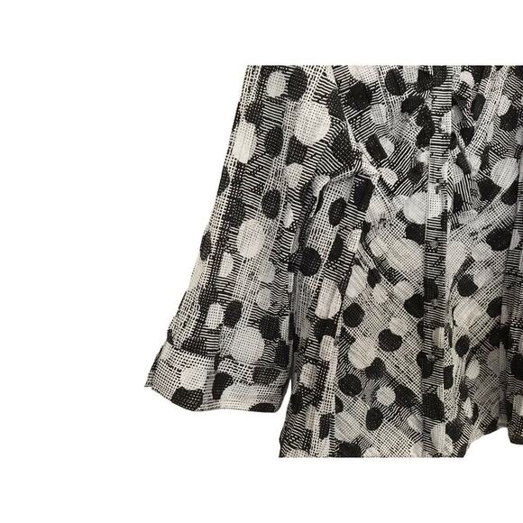Cato Woman Top Size 26/28W Black White Big Polka Dot Long Sleeve Button Front - Picture 4 of 14